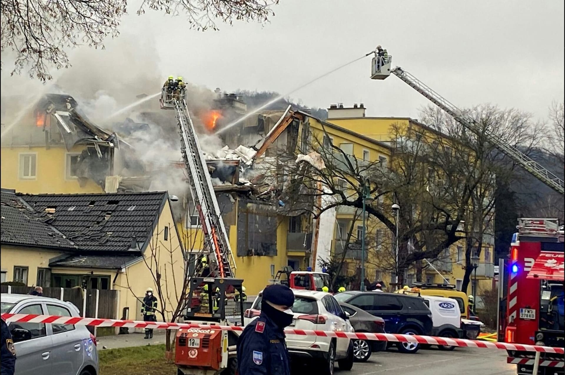 Domem u Vídně otřásla exploze.