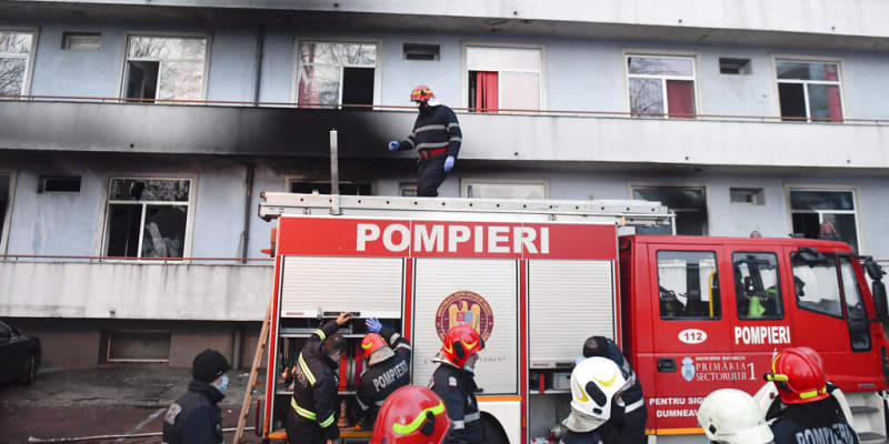 Nemocnice v rumunské Bukurešti zasažená požárem