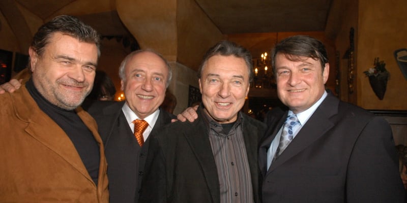 Karel Svoboda s Felixem Slováčkem, Karlem Gottem a Ladislavem Štaidlem.