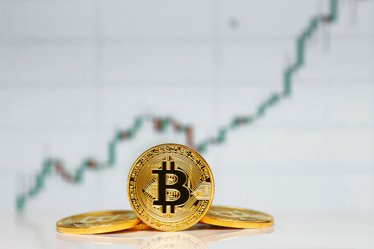 Kryptoseriál: Bitcoin a jeho cena. Od nejdražší pizzy světa po miliardové investice