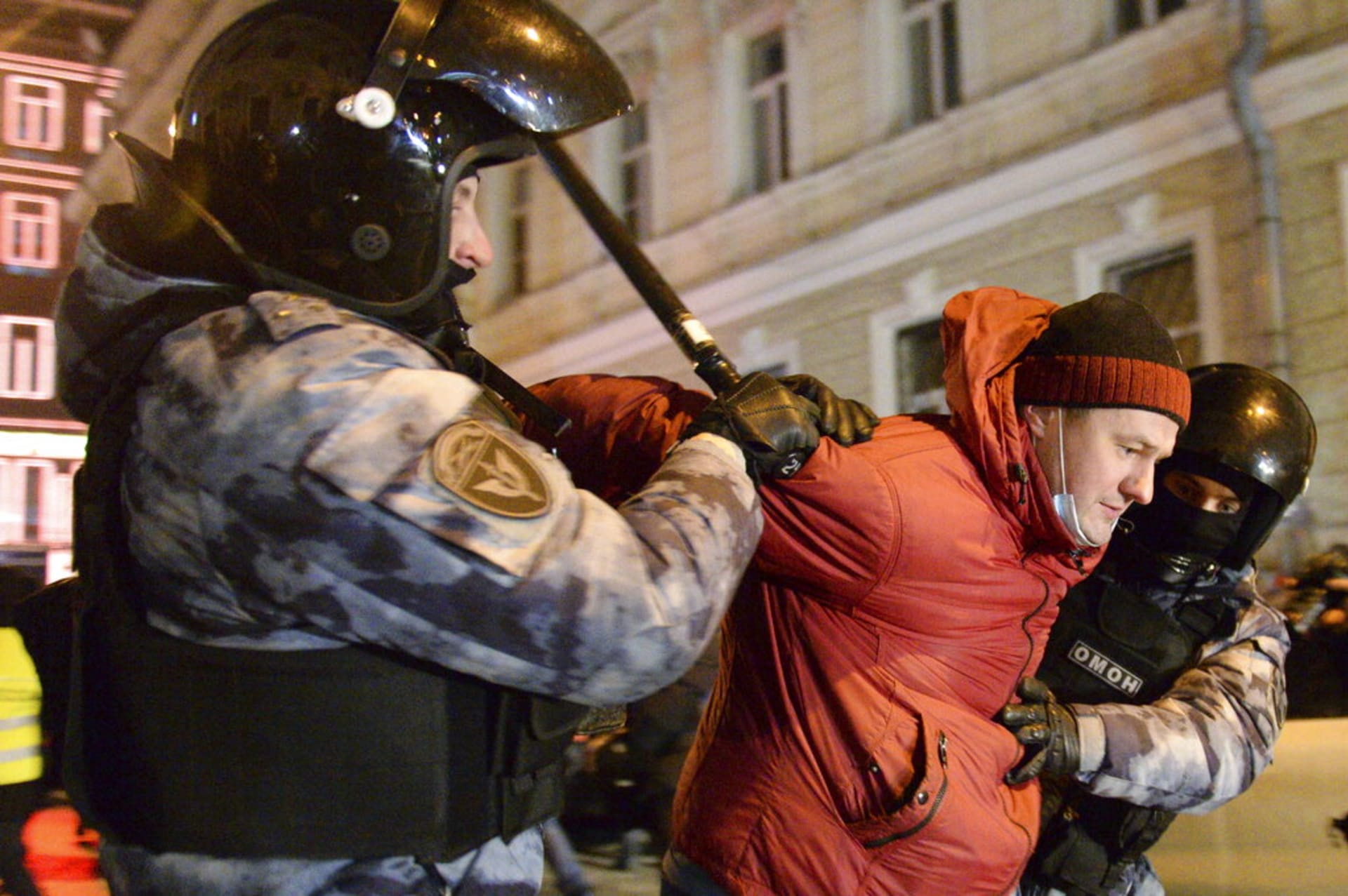 V hlavní městě policisté zatkli 2. února více než 1 100 demonstrujících. 