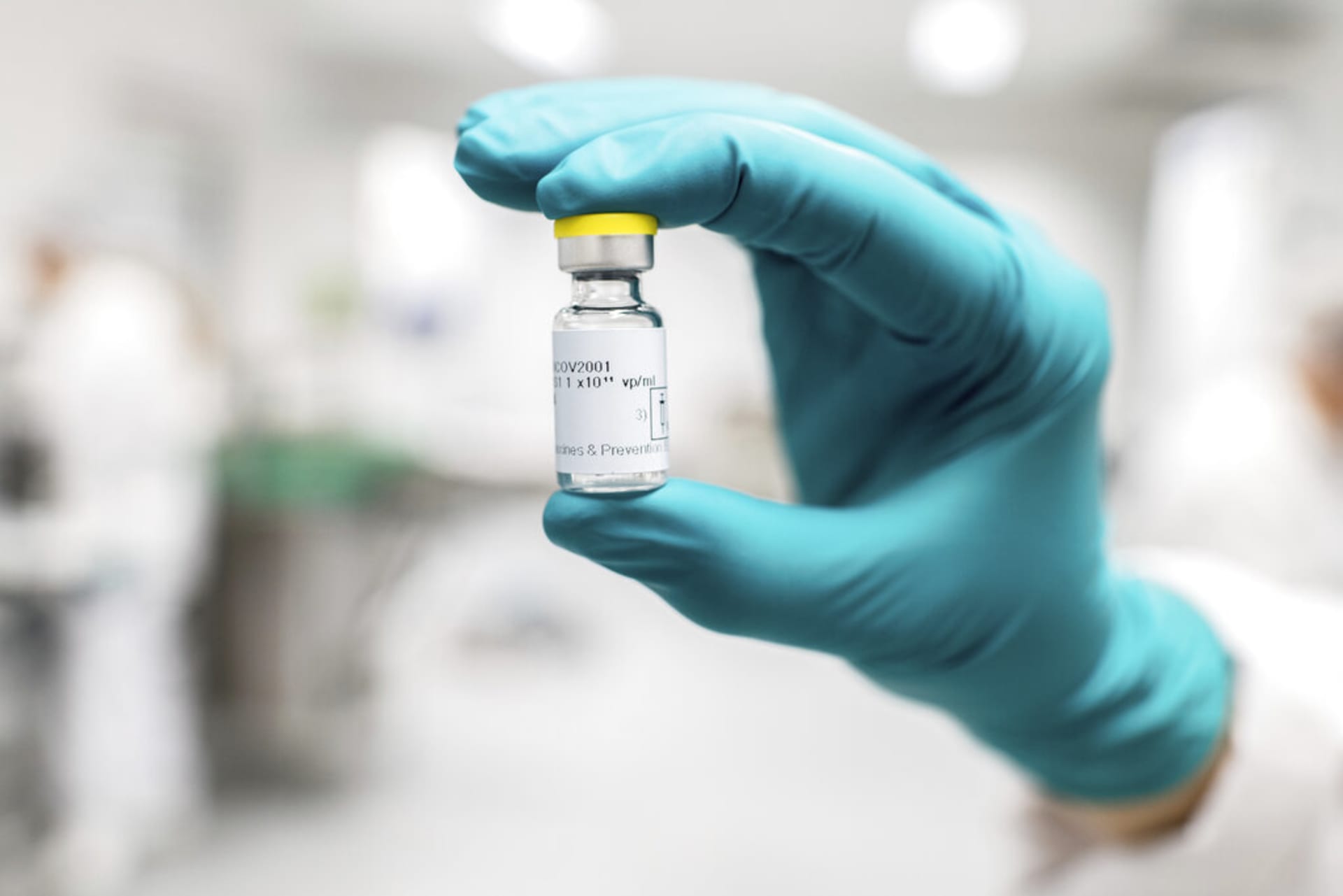 Evropská léková agentura (EMA) prošetřuje možné krevní sraženiny u čtyři lidí, kteří dostali vakcínu Janssen proti koronaviru od americké firmy Johnson  Johnson.