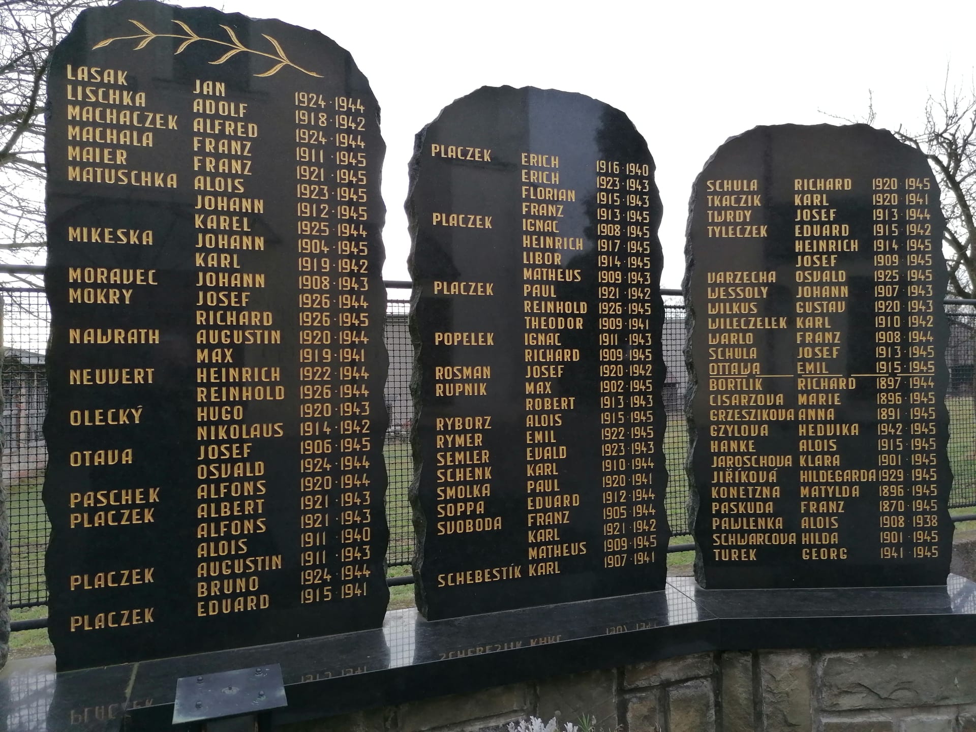 Pomník padlým vojákům wehrmachtu v Hati na Hlučínsku