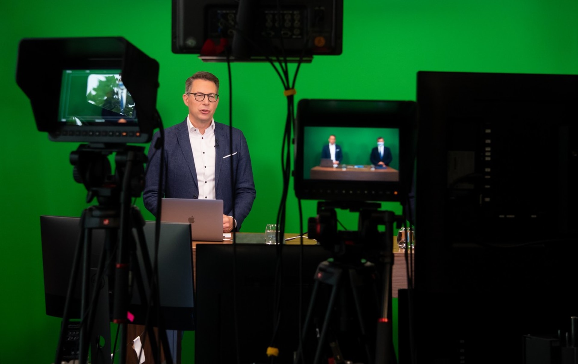 Markus Blume při rozhovoru v televizním studiu