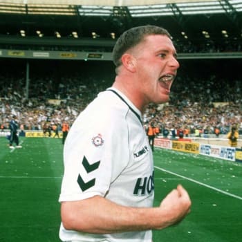 Paul Gascoigne působil na začátku 90. let v Tottenhamu Hotspur. Vzpomíná na první setkání s budoucí hvězdou Royem Keaneem, kterému ze zápasu udělal peklo.