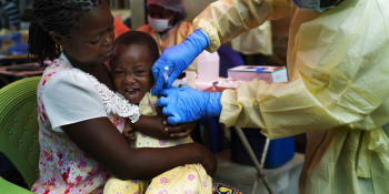 V Africe mají strach z dvanácté epidemie eboly. Ta minulá byla devastující