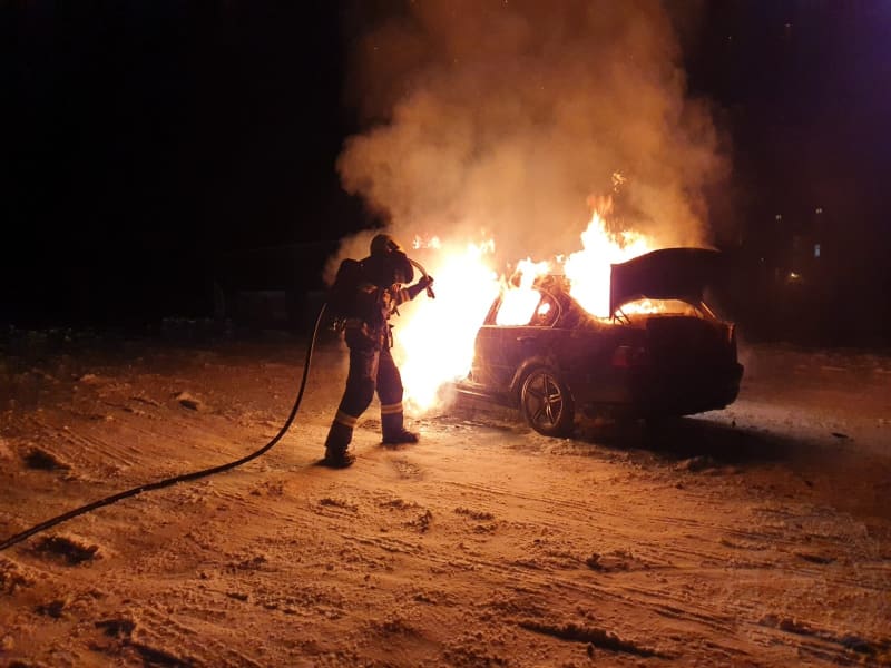 K požáru automobilu v Pardubicích vyjížděla v pondělí 8. února jednotka profesionálních hasičů.
