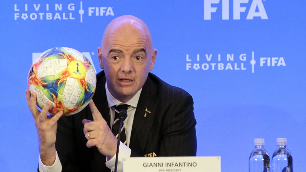 Gianni Infantino, prezident Mezinárodní fotbalové federace, očekává na mistrovství světa v Kataru plné ochozy diváků.