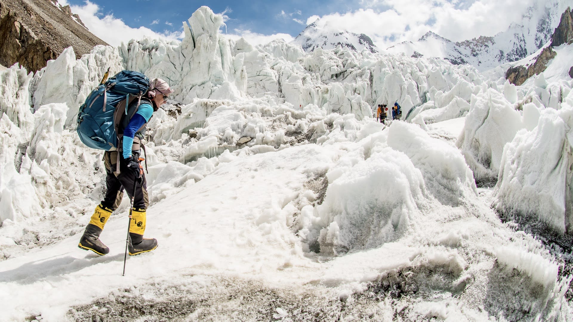 Klára Kolouchová stoupá ke K2. 