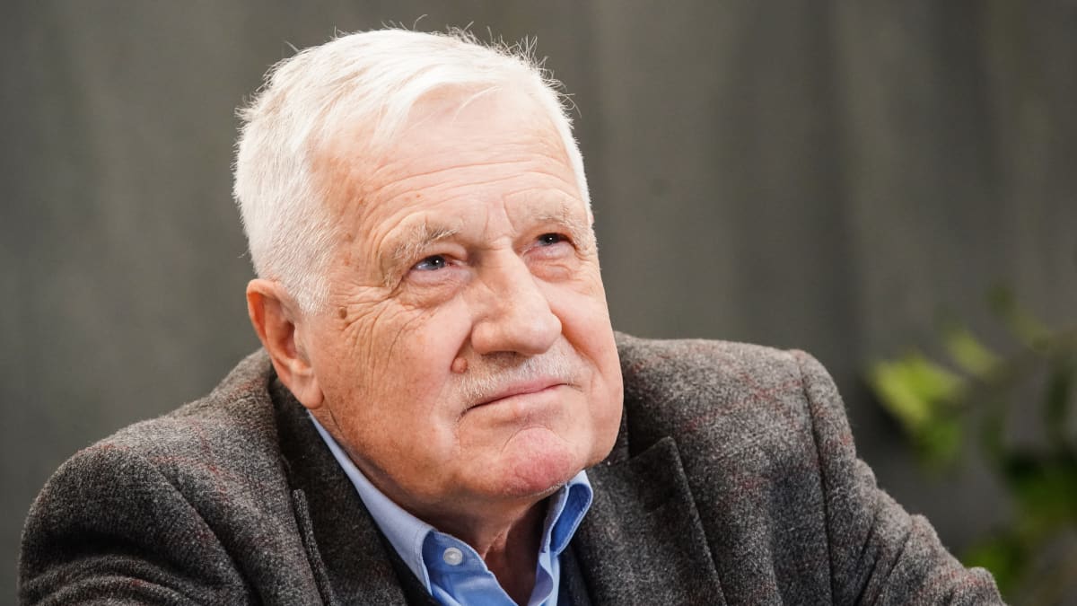 Bývalý prezident Václav Klaus považuje Piráty za levici, SPD a Trikolóra podle něj jako jediní chtějí návrat k normálnímu životu. 