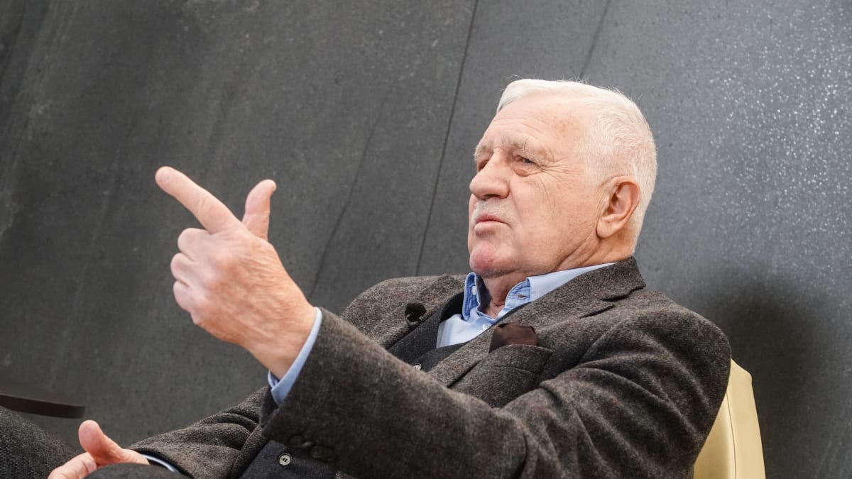Bývalý prezident Václav Klaus opět zkritizoval českou vládu.  