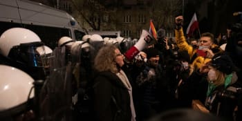 Vůdkyně polských protestů proti zákazu potratů je obviněna. Hrozí jí 8 let