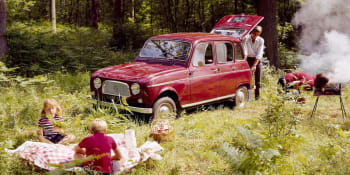 Renault 4: První hatchback světa slaví šedesátiny. Prodával se lépe než Kachna