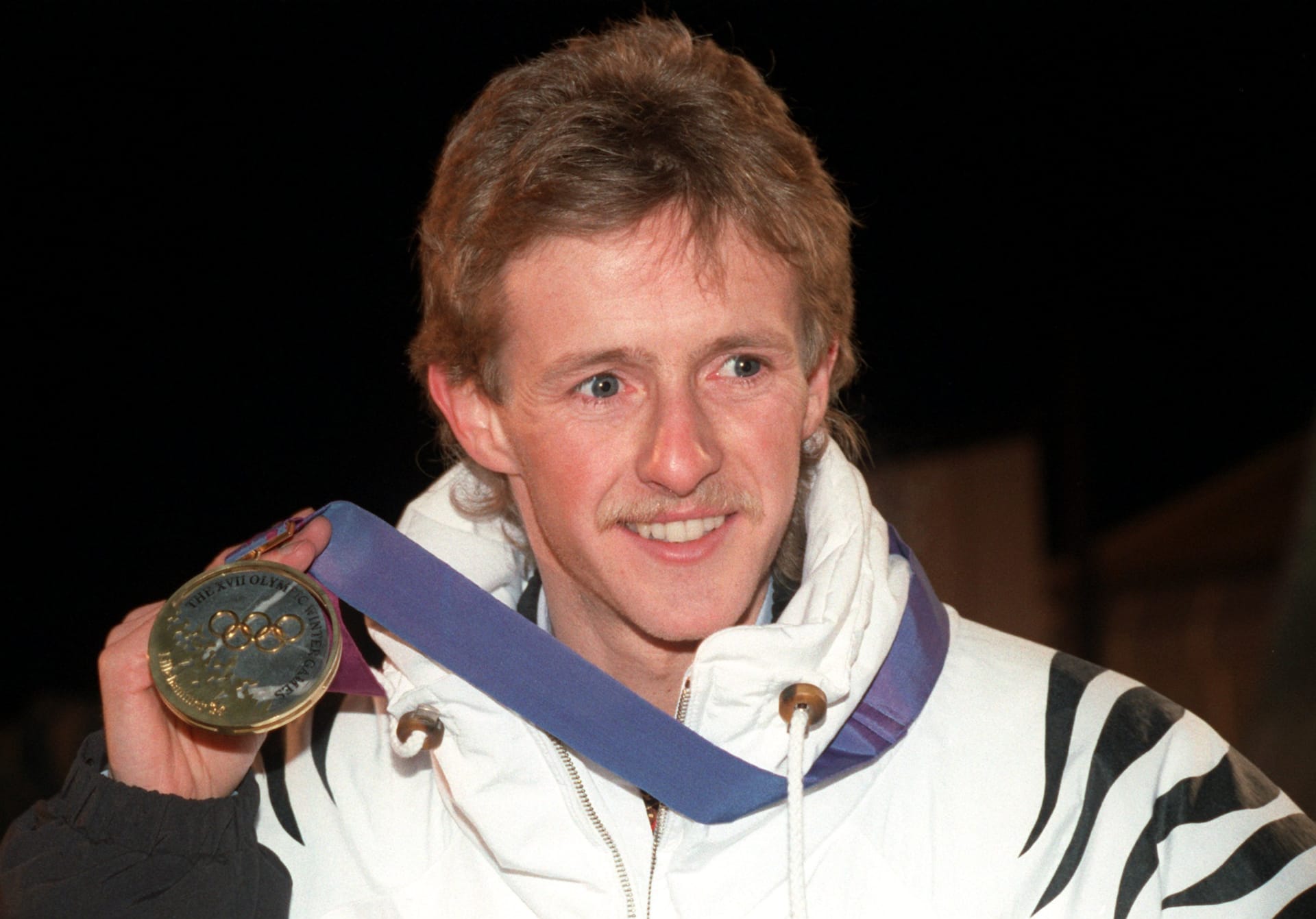 Jens Weißflog se zlatou olympijských medailí z Lillehammeru 1994