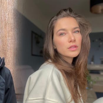 Modelka Andrea Bezděková si užívá vztah s hercem Markem Lamborou.