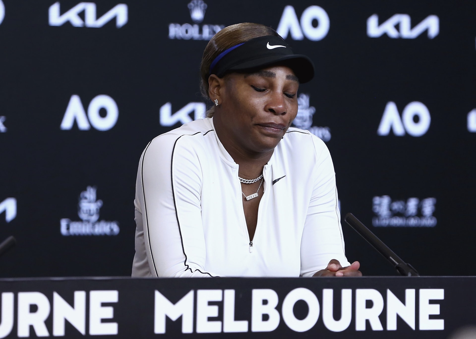 Smutná Serena Williamsová při tiskové konferenci v Melbourne