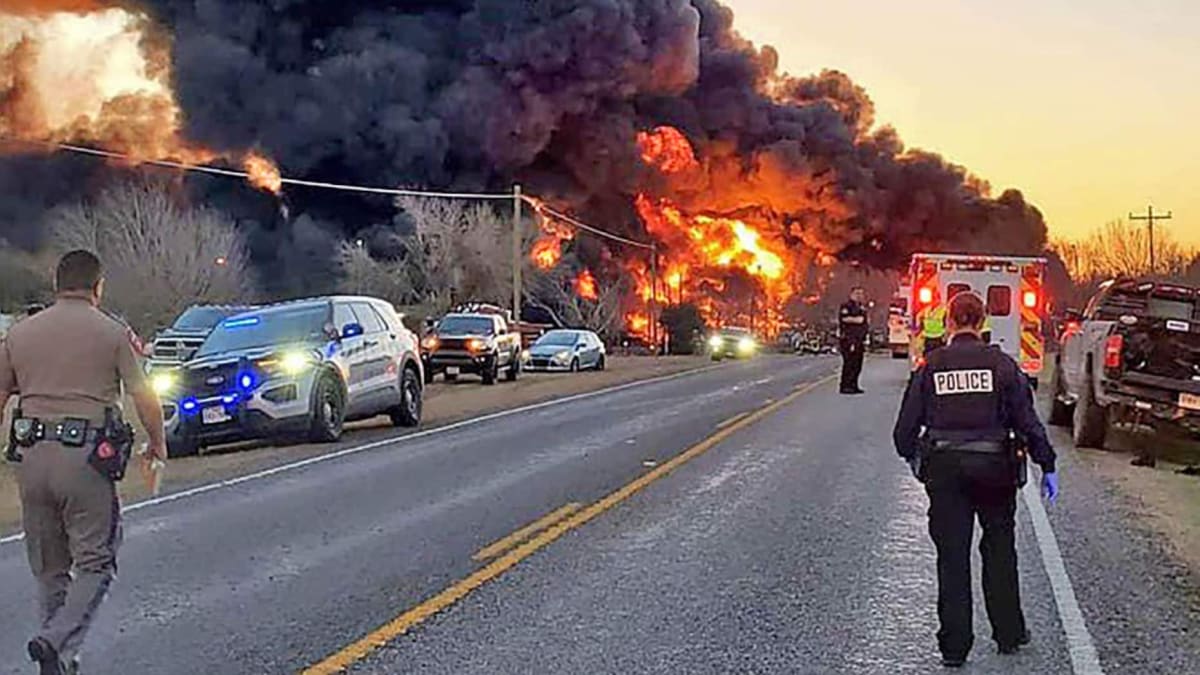 V Texasu explodovaly tankery s ropou.
