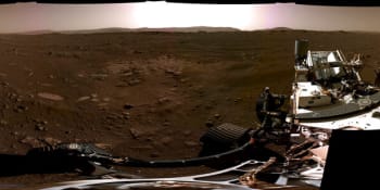 Co je slyšet na Marsu. NASA zveřejnila video z přistání sondy a první nahrávku