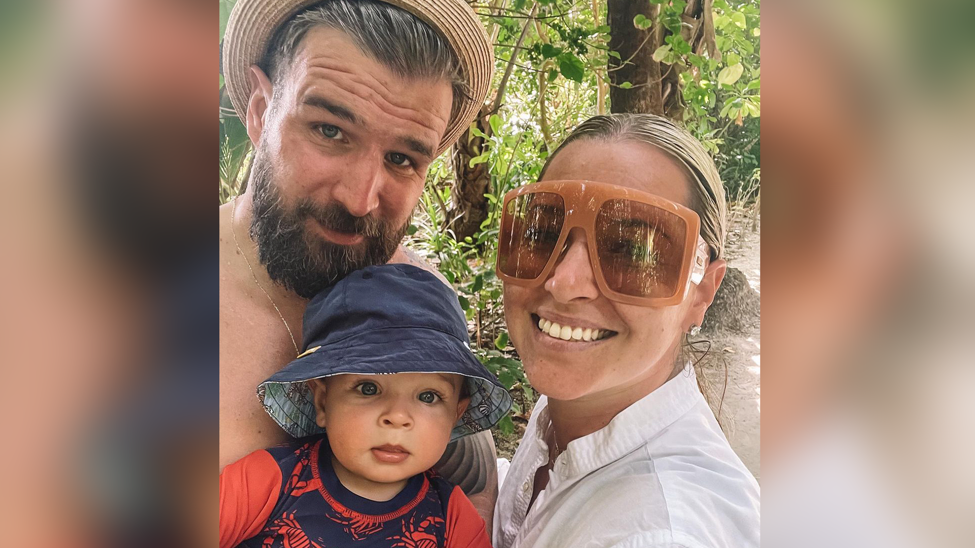 Bývalá tenisová hvězda Dominika Cibulková si společně s manželem a synkem užívá dovolenou na Maledivách.