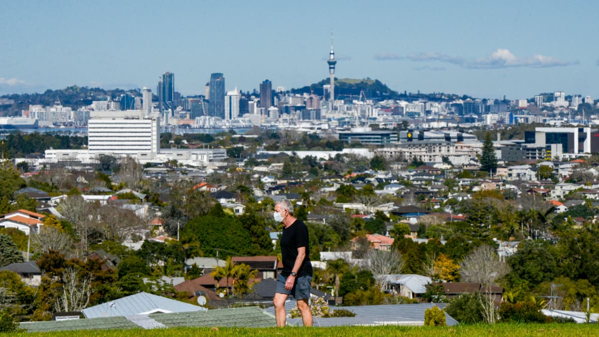Téměř dvoumilionové novozélandské město Auckland se probudilo do týdenního lockdownu.
