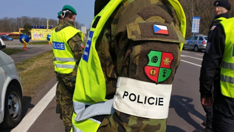Vojáci se zapojili do kontrol dodržování protiepidemických opatření – únor 2021.