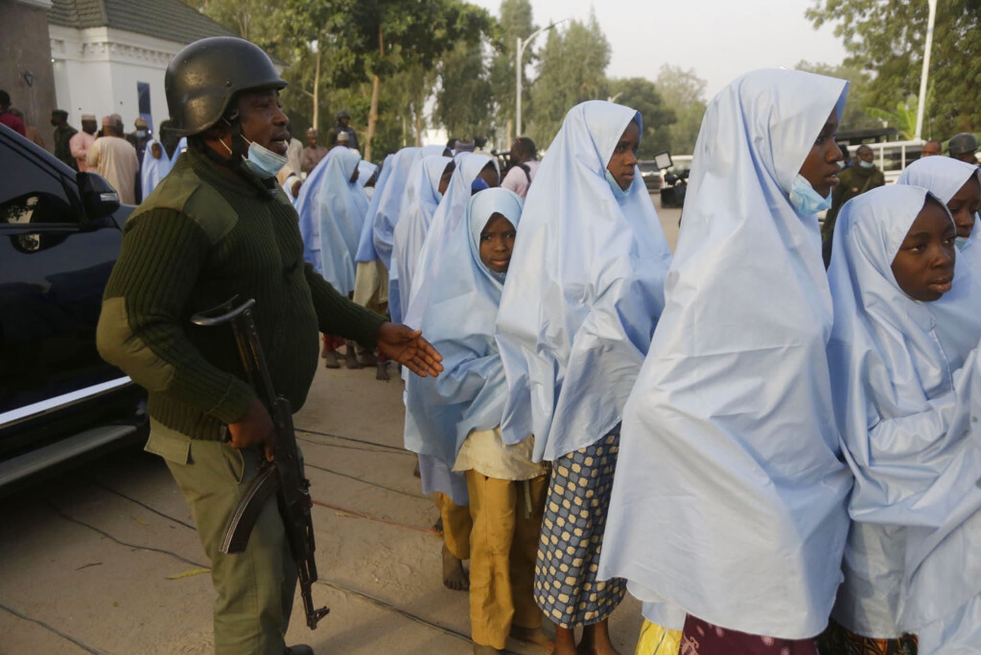 Propuštěné školačky v Nigérii (zdroj: AP)