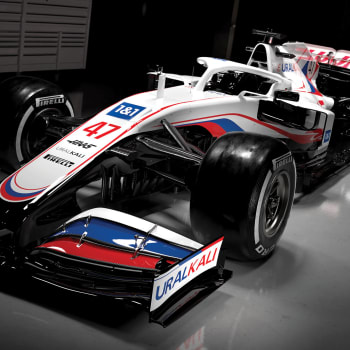 Tým Russia? Ne. Americká stáj formule 1 Haas nového ruského sponzora, podle čehož také vypadá design pro sezonu 2021. Tento krok sklidil velkou kritiku.