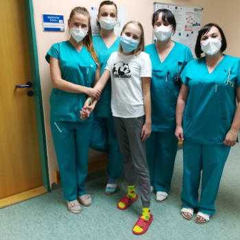 Fakultní nemocnice Ostrava se starala o čtrnáct dětí, které trpěly závažným imunitním onemocněním. Nejtěžší průběh nemoci měla 13letá Bára.