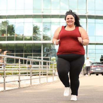 Lidé s nadváhou mohou mít komplikovanější průběh nemoci COVID-19 (Ilustrační foto)