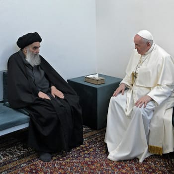 Papež František začal druhý den návštěvy Iráku setkáním s Alím Sistáním.