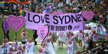 Sydney překryla duha. Navzdory pandemii se konal legendární průvod leseb a gayů