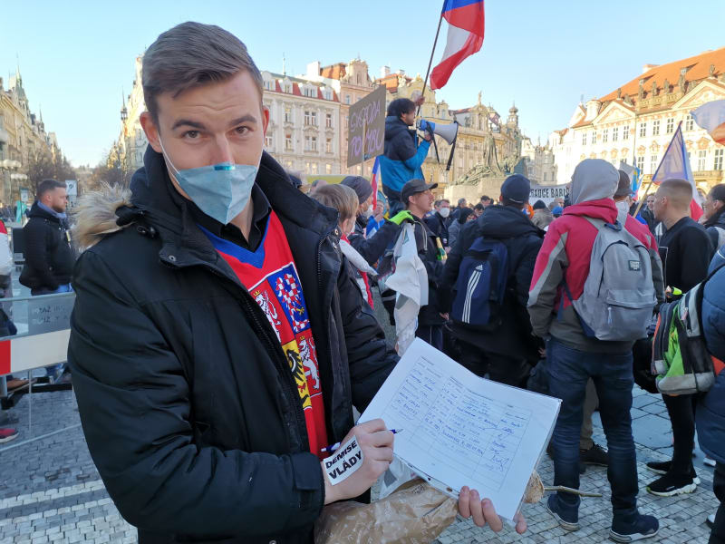 Moderátor protestu Libor Vondráček