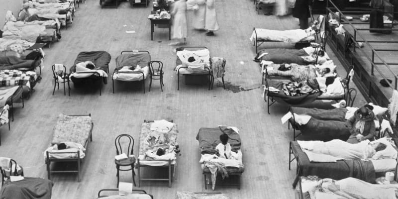Improvizovaný špitál v americkém Hamiltonu během pandemie španělské chřipky