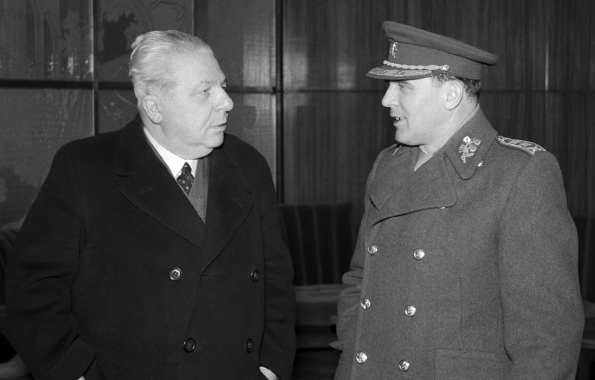 Arnošt Heidrich (vlevo) na snímku s generálem Heliodorem Píkou.