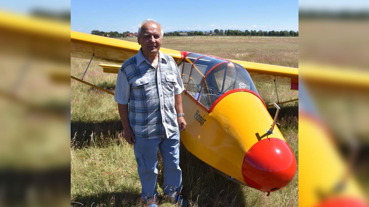 Liberečtí záchranáři přišli o jednoho ze svých bývalých pilotů, dvaaosmdesátiletého Milana Adamíka. 