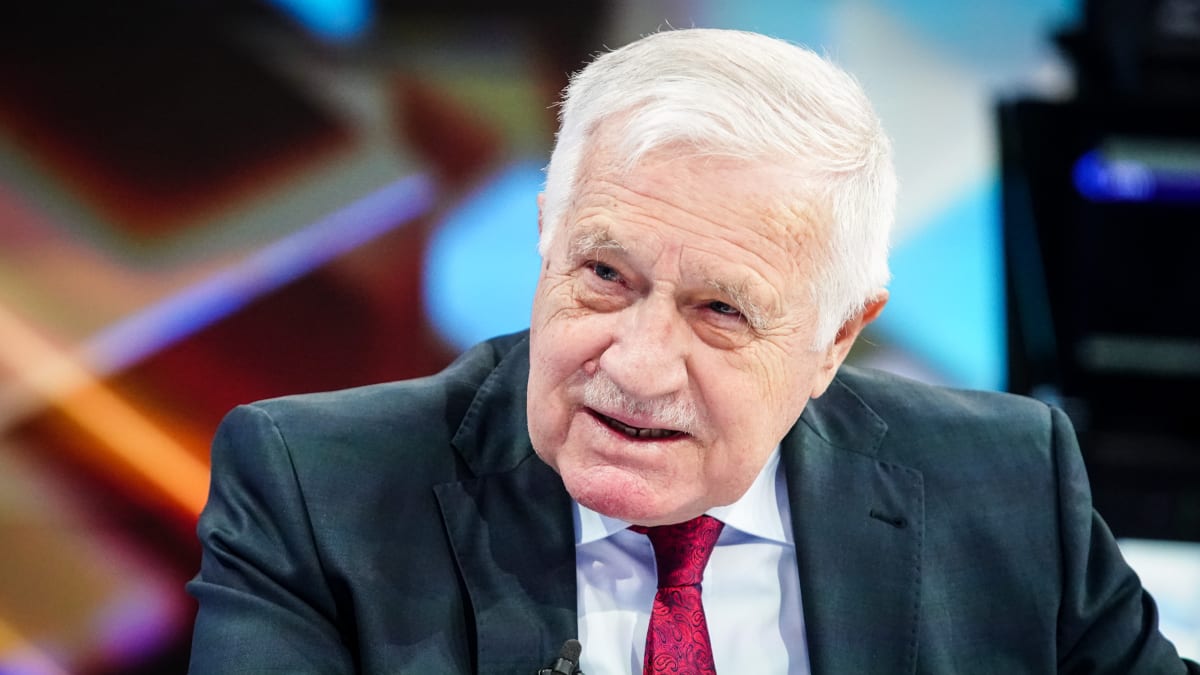 Exprezident Václav Klaus covid sám prodělal. Vládu ale vyzývá, aby už „nechala lidi žít“.