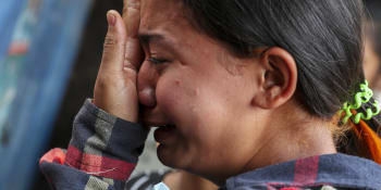 Už nemůžu, tati, moc to bolí. Sedmiletou dívku v Myanmaru zastřelili před očima rodiny