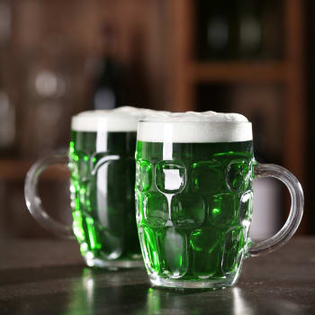 Nikdy není pozdě začít novou tradici. Co takhle zelené pivo na zelený čtvrtek?