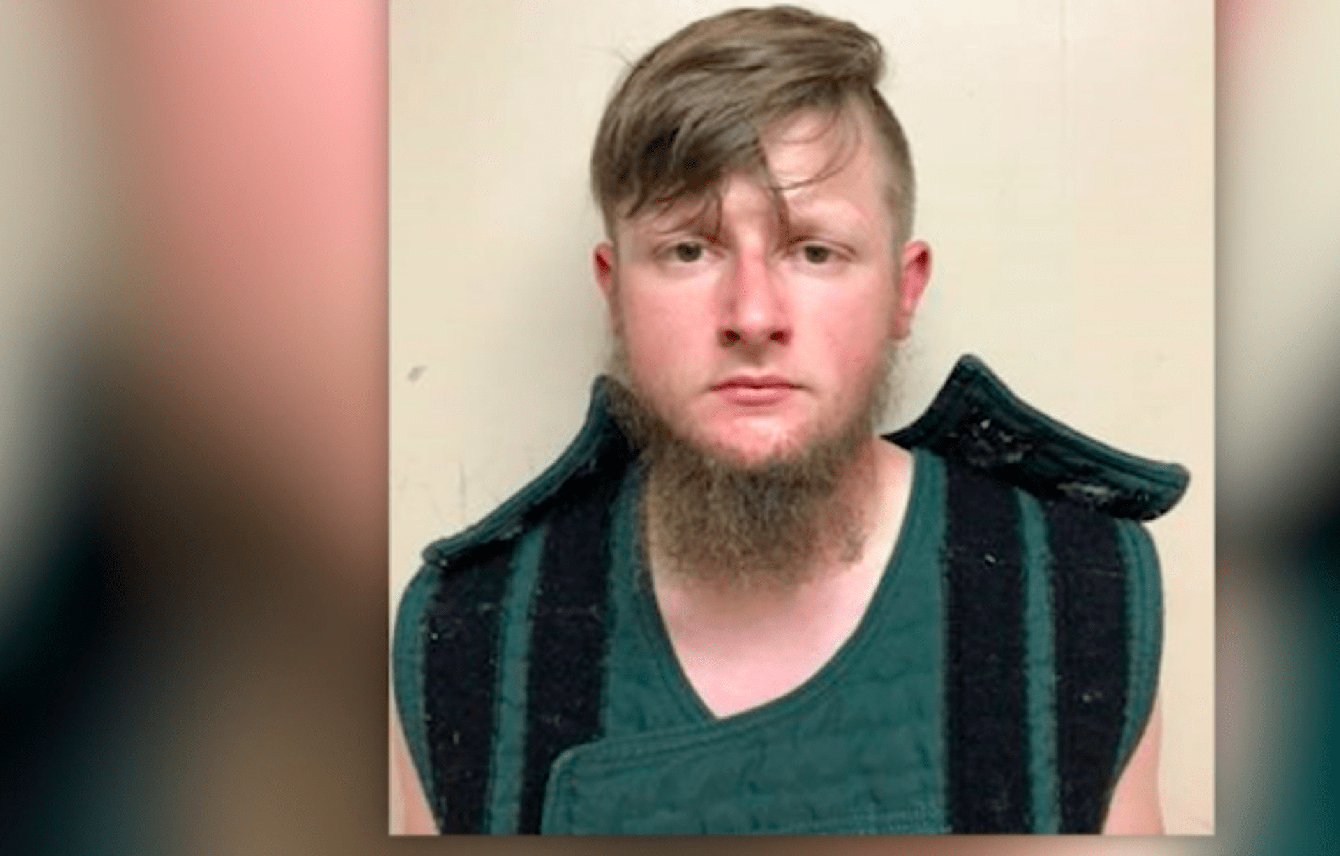 Robert Aaron Long, jenž v březnu útočil v salonech v Georgii, se přiznal ke čtyřem vraždám.