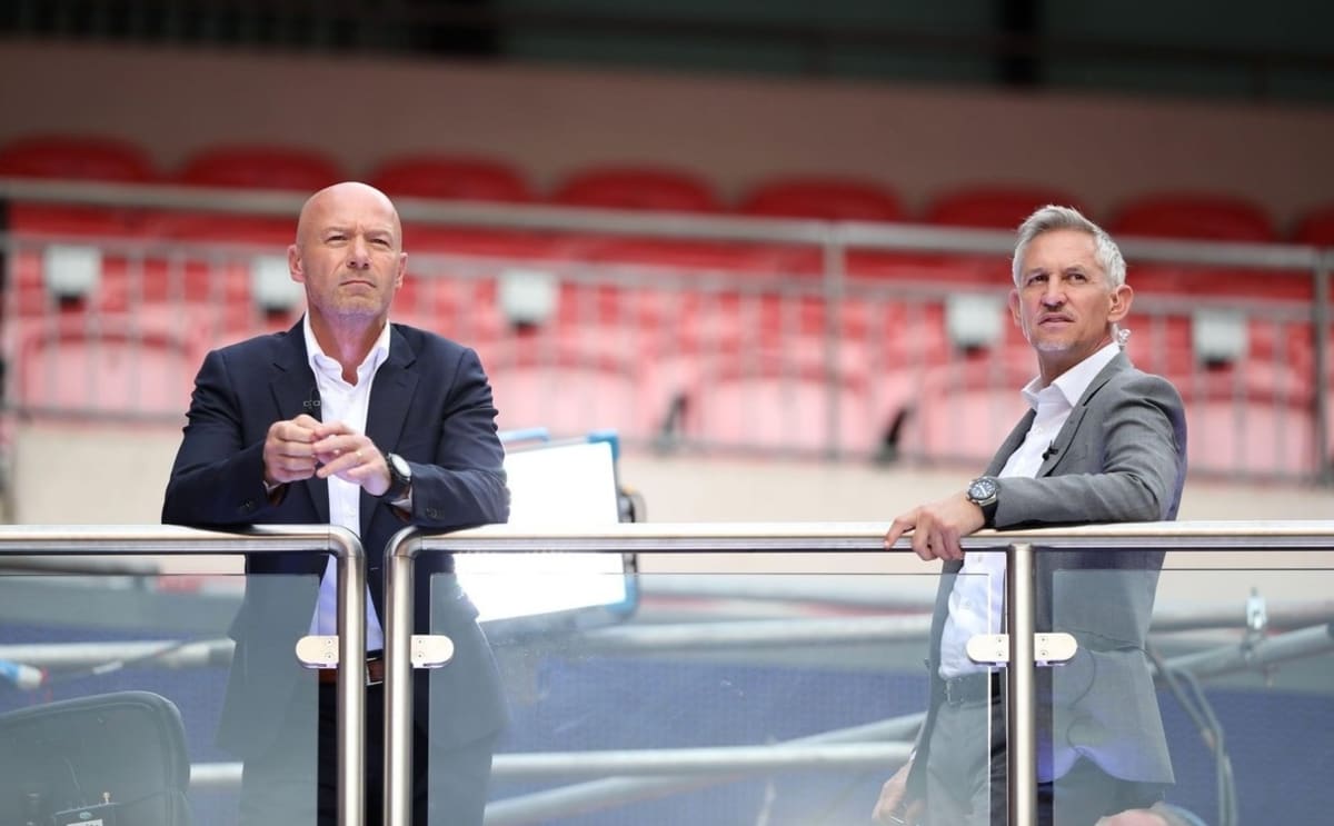 Dvě legendy anglického fotbalu Alan Shearer (vlevo) a Gary Lineker se obávají toho, že je v dalších letech postihne demence. Časté hlavičkování berou jako velký problém.