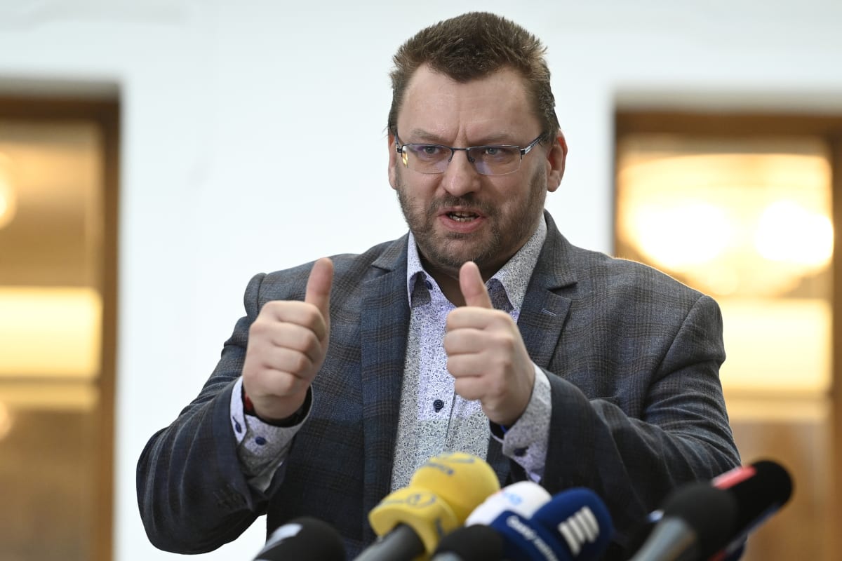 Volný blok nezařazeného poslance Lubomíra Volného se chystá do podzimních voleb v široké koalici „vlasteneckých“ stran.