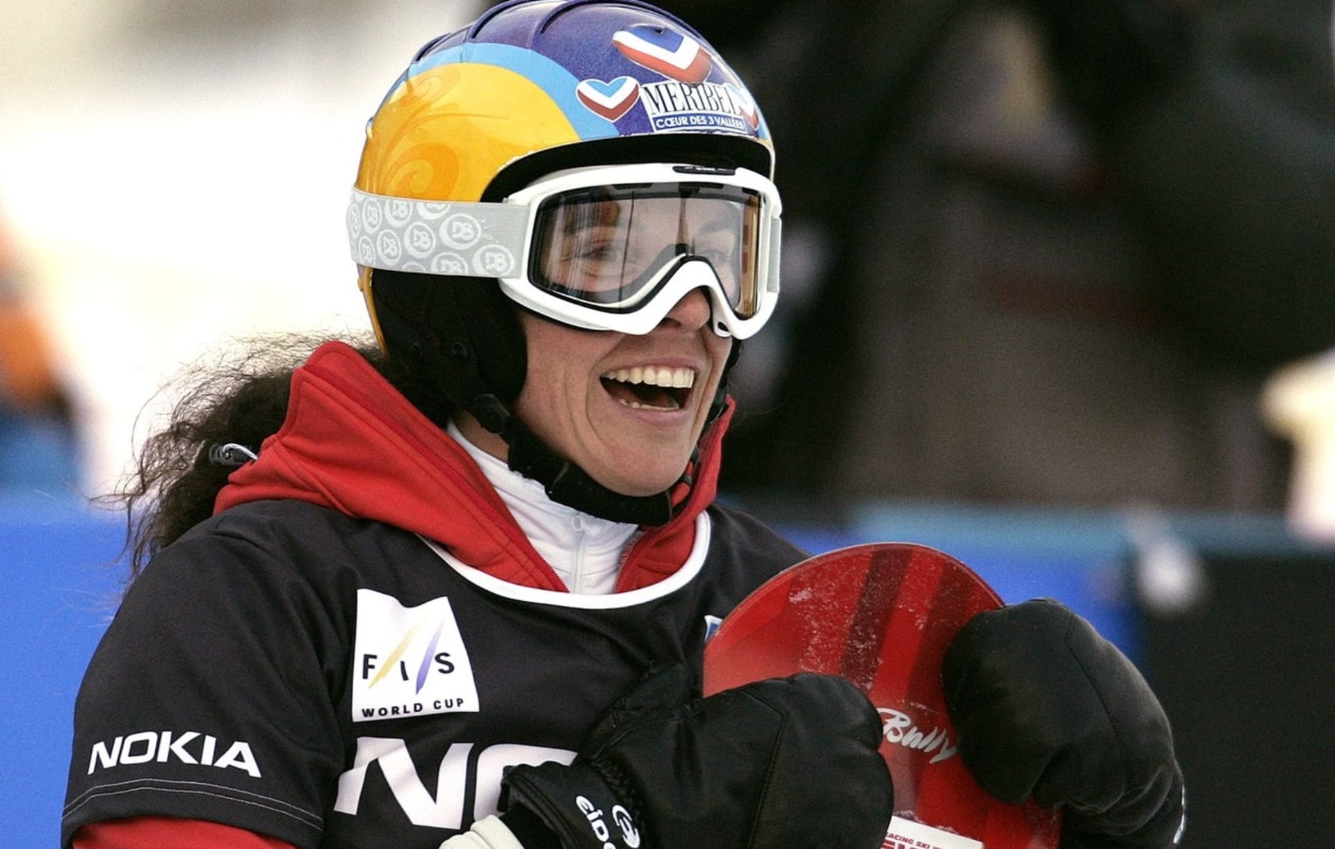 Francouzka Julie Pomagalská se stala mistryní světa ve snowboardcrossu v roce 1999, dvacet let před Češkou Evou Samkovou. 