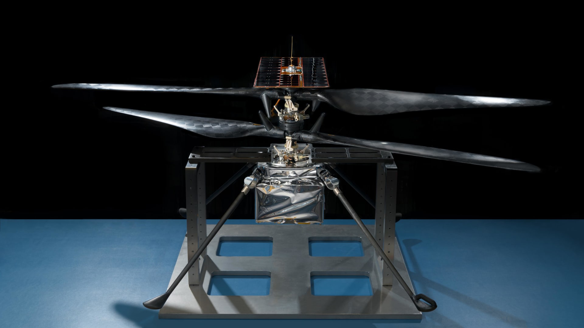 Helikoptéra Ingenuity pro létání na Marsu