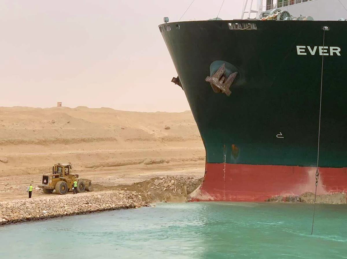 Majitelé lodi Ever Given se dohodli se správou Suezu, loď odpluje ve středu.