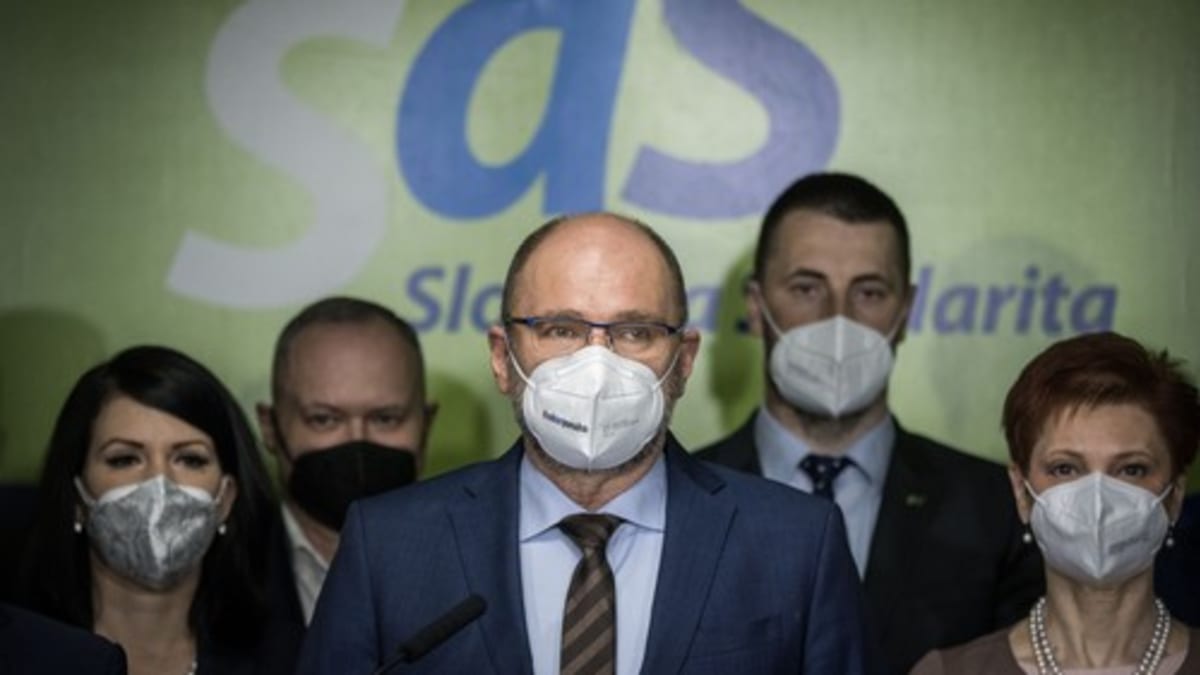 Předseda slovenské koaliční strany Svoboda a Solidarita (SaS) Richard Sulík oznámil odchod své partaje z vlády. 