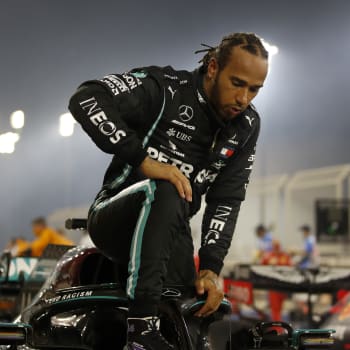 Lewis Hamilton bude v nové sezoně formule 1 útočit na osmý titul mistra světa. Podle komentátora Tomáše Richtra to v letošní sezoně bude mít těžké, jakkoliv má velkou motivaci.