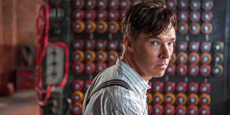 Benedict Cumberbatch ztvárnil Alana Turinga ve filmu Kód Enigmy (The Imitation Game).