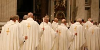 Zneužívání dětí duchovními: Papež František potrestal dva polské arcibiskupy