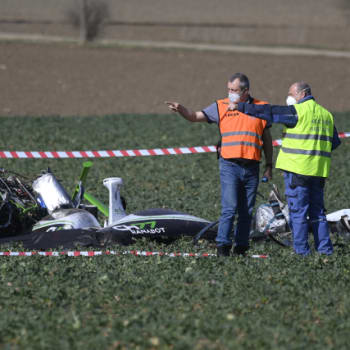 Mezi Dobřichovicemi a Karlíkem u Prahy v úterý 30. března 2020 spadl menší vrtulník, při nehodě zemřeli dva muži. 