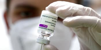 Krevní sraženiny způsobuje vakcína od AstraZenecy. Jde o vedlejší účinek, uvedla EMA
